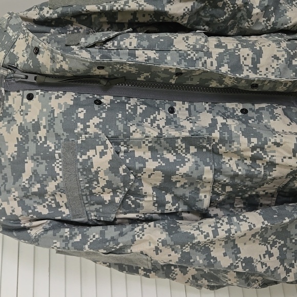 Military Issue Field Jacket - Picture 4 of 11